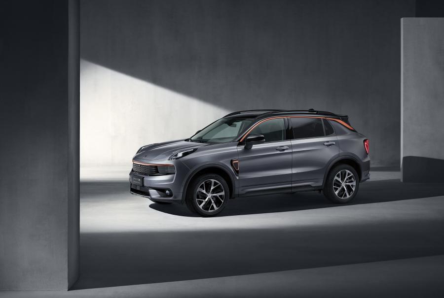  LYNK&Co 01 Limited Edition (CX11) 2017 года  (фото 2 из 2)